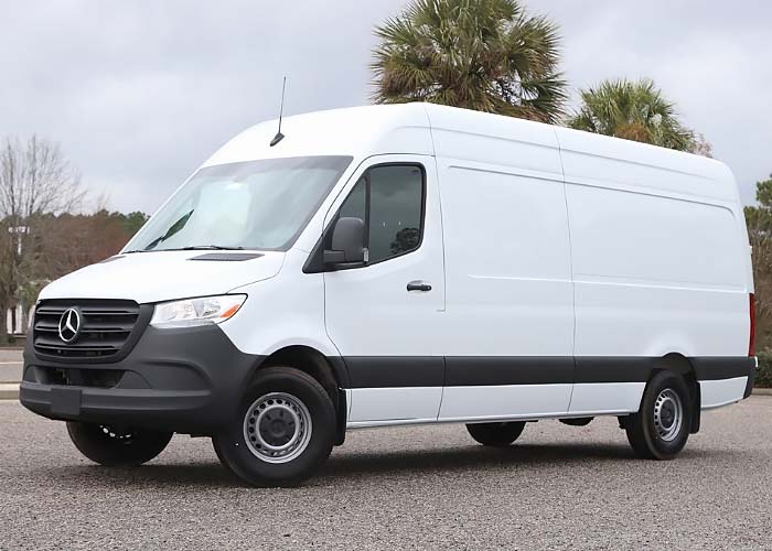 Large Campervan: Mercedes-Benz Sprinter
